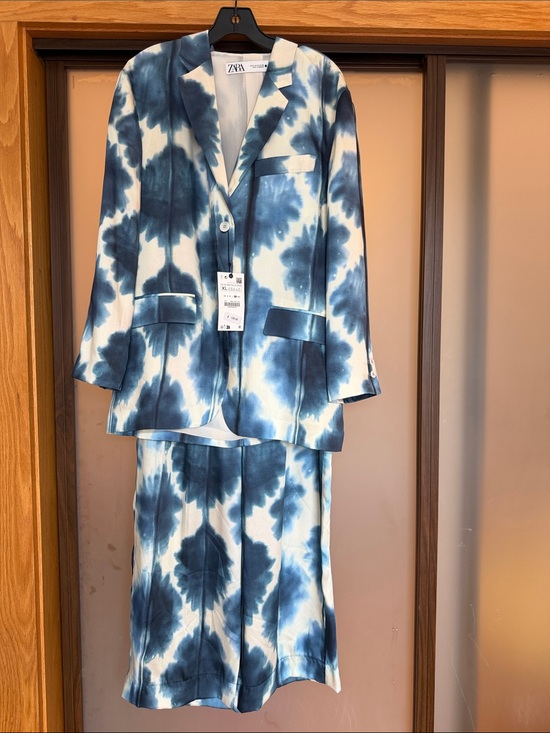 Zara Jackets & Blazers - ZARA NWT 2pc Blue and White Tie-Dye Blazer with Matching pants